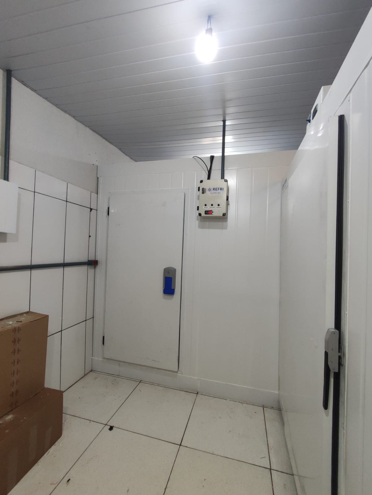 Câmara fria instalada.
